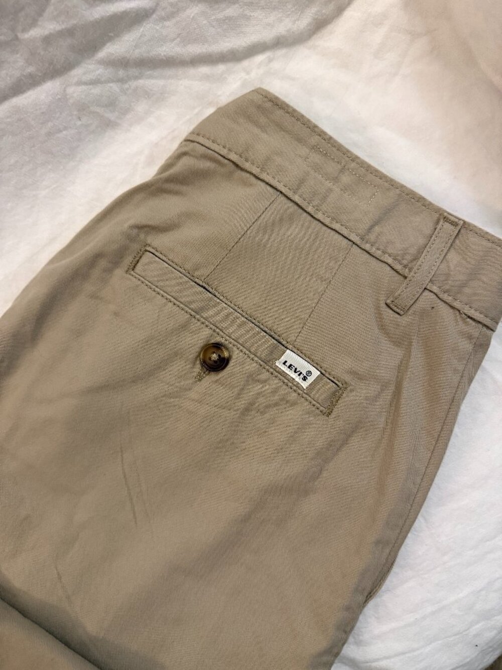 Levi's Premium Khaki Straight Leg Pants Women's Size 28 Like New No Tag